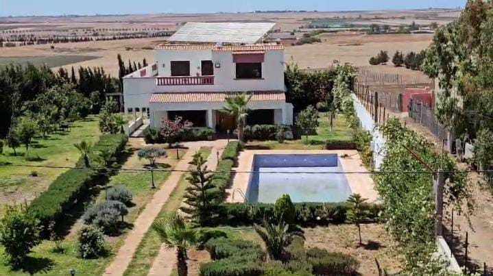 Belle ferme de 2 hectars à vendre