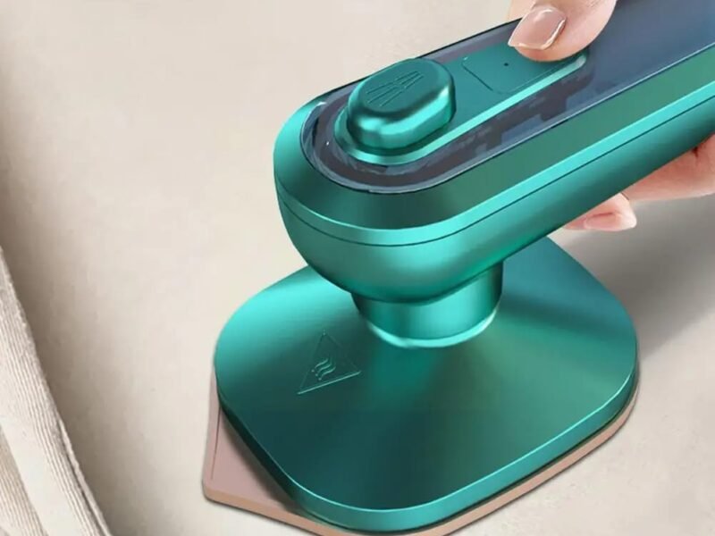 مكواة بخار صغيرة