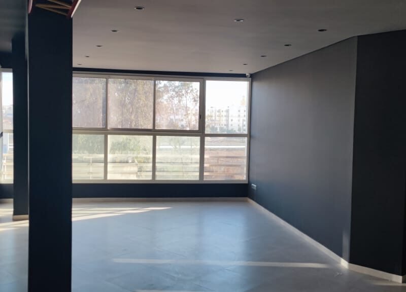 Bureau en face de la gare ONCF Bouskoura