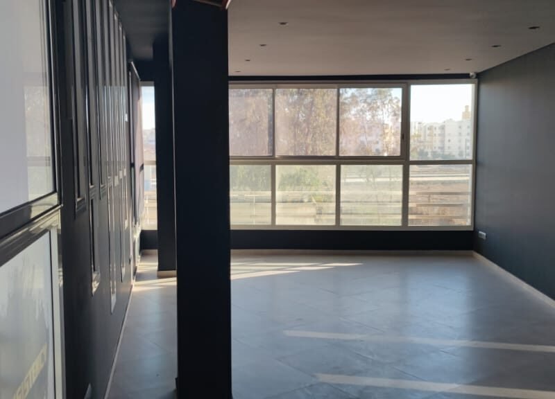 Bureau en face de la gare ONCF Bouskoura