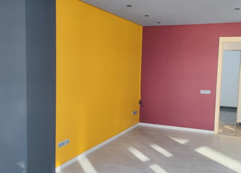 Bureau en face de la gare ONCF Bouskoura