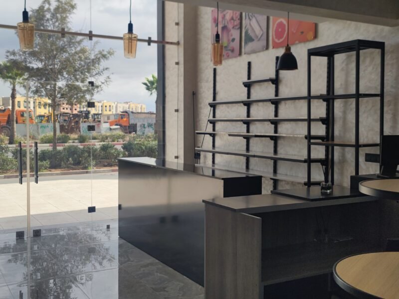 Magasin tres bien Equipé à Louer Victoria Bouskoura